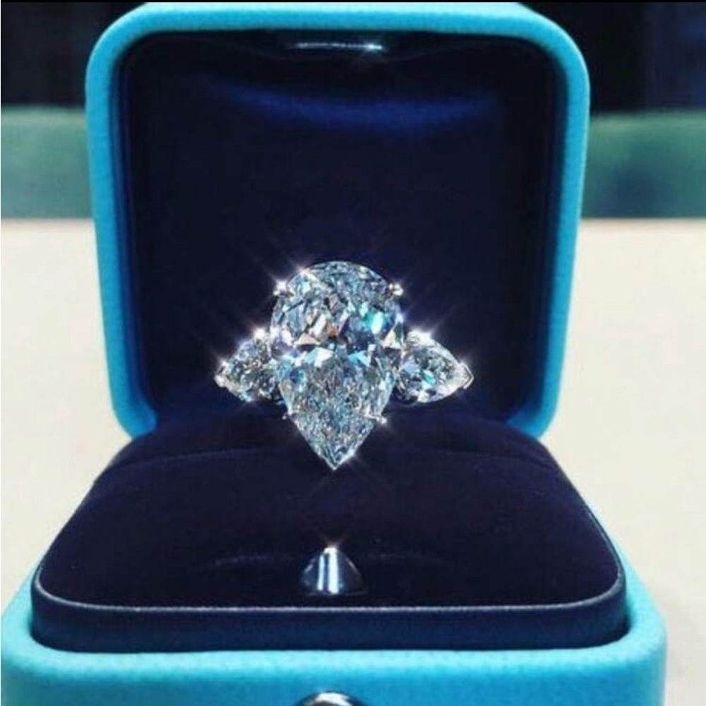 Silver CZ ring - Picture 2 of 4
